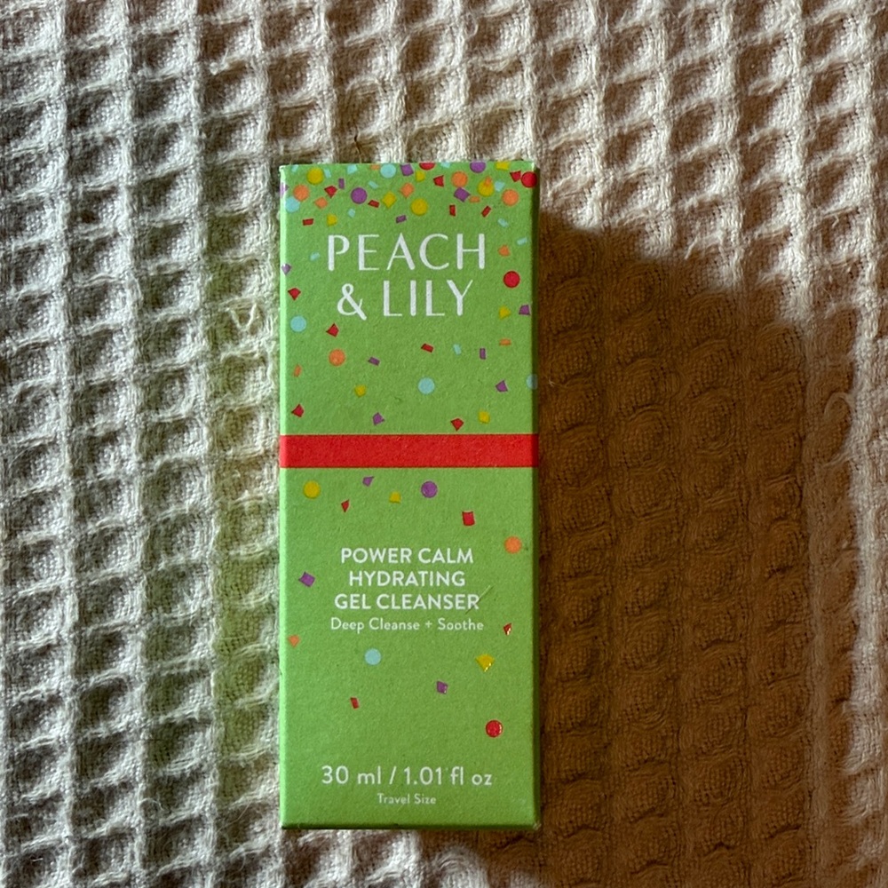 Peach & Lily Power Calm Hydrating Gel Cleanser - Green